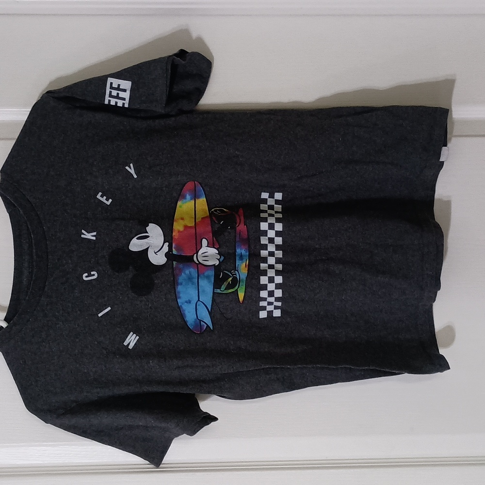 🏰⭐DISNEY⭐🏰mickey mouse surfboard shirt